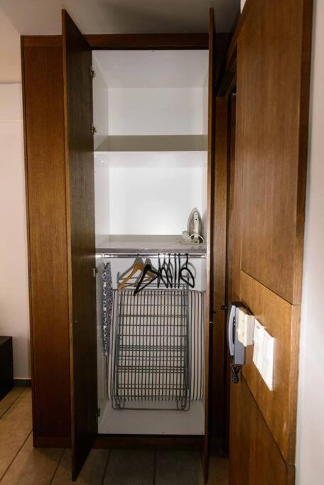 City Lux2Modern Apartment Next To Kerameikos Metro Atene Esterno foto